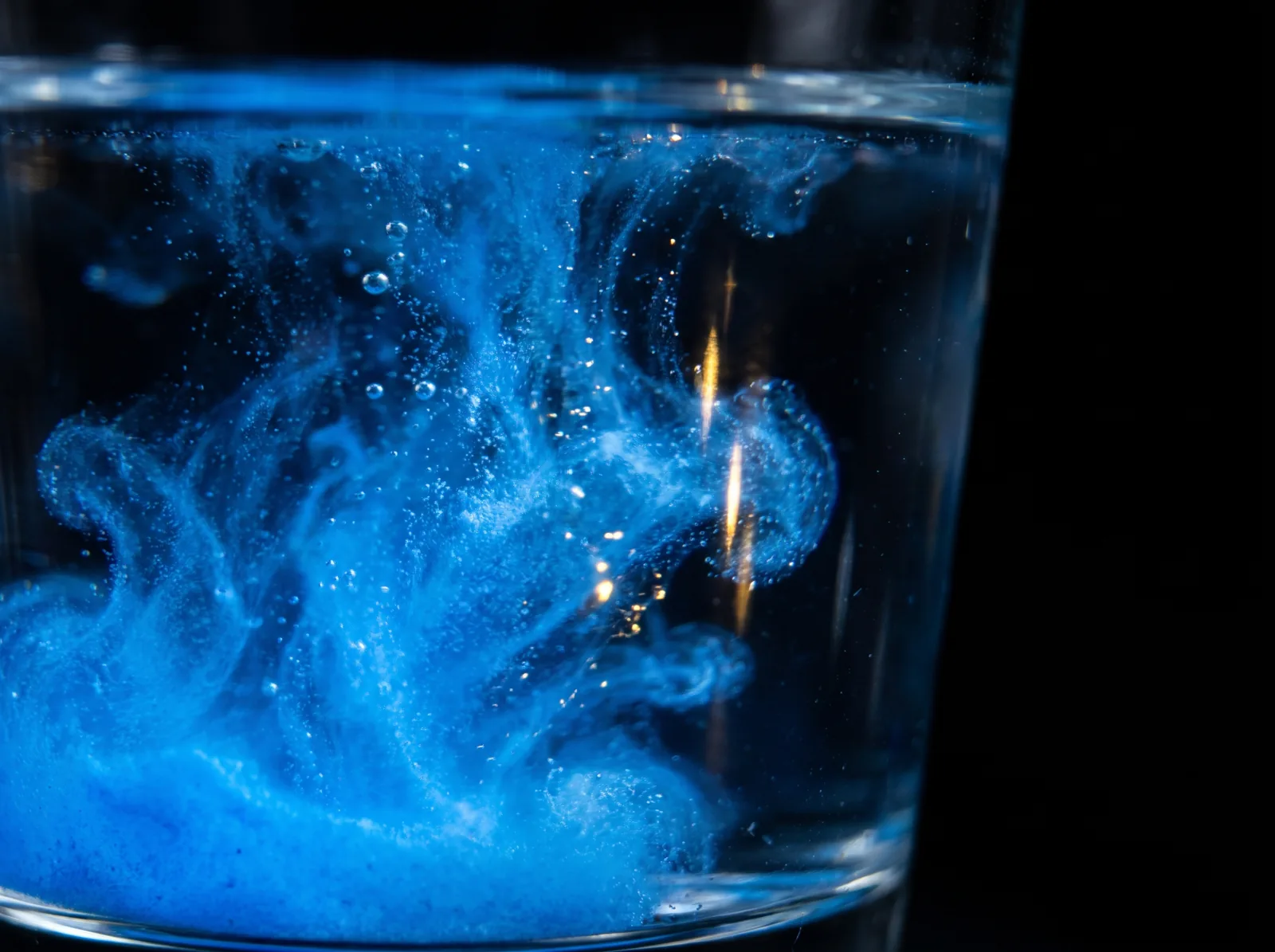 Bolt powder dissolving into water